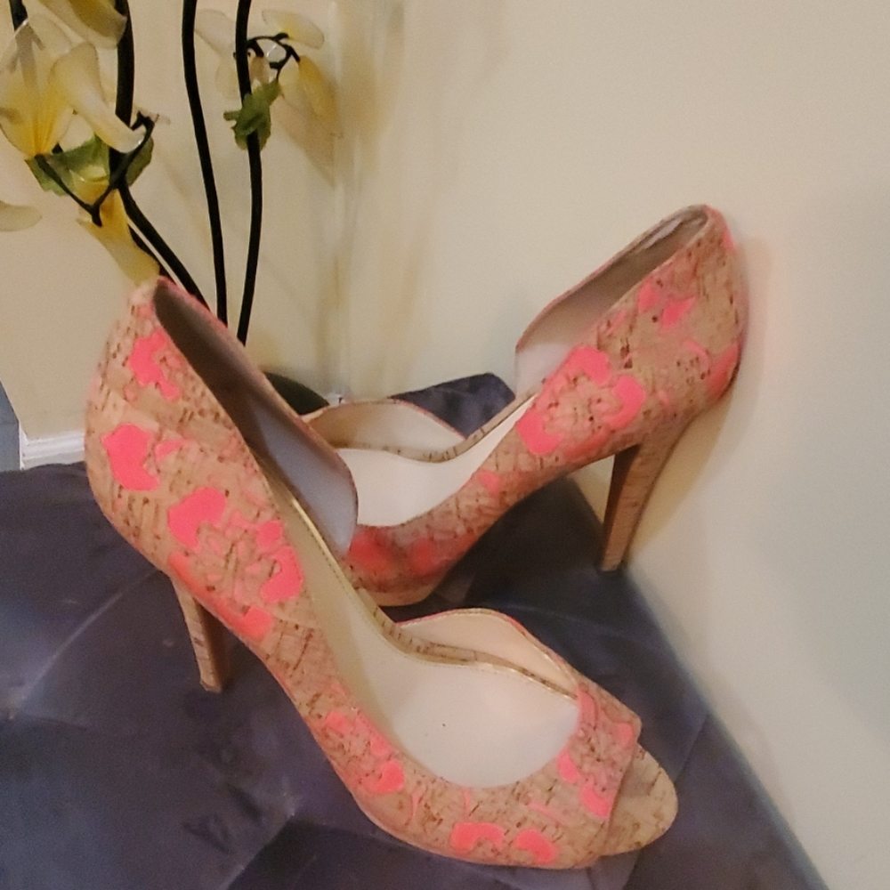 Peep toe High 5 1/2 to 6 inch Heel Shoe